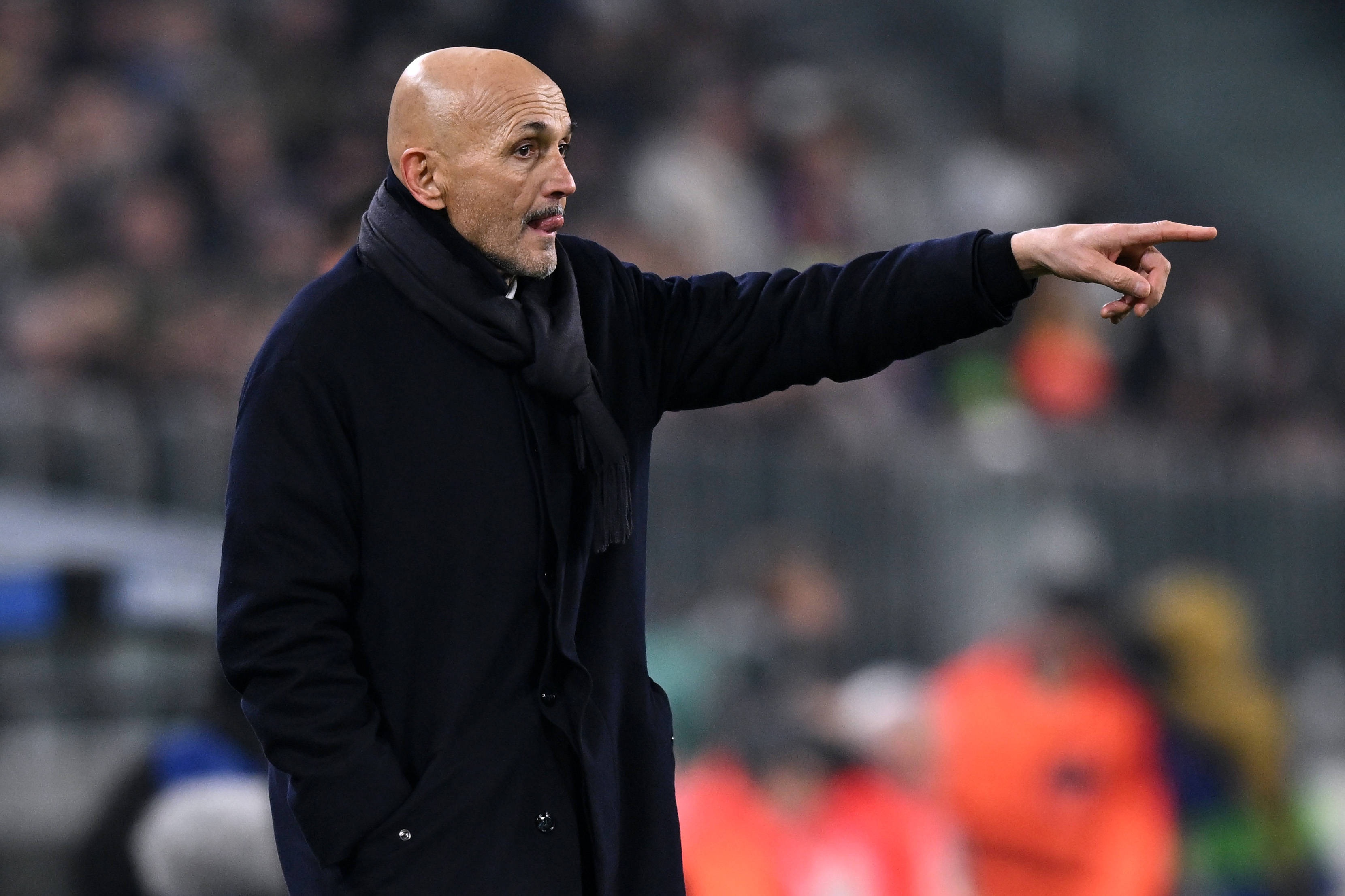 媒体人：乌戈上任后进攻&战绩出色 对比此前末节4分简直天壤之别